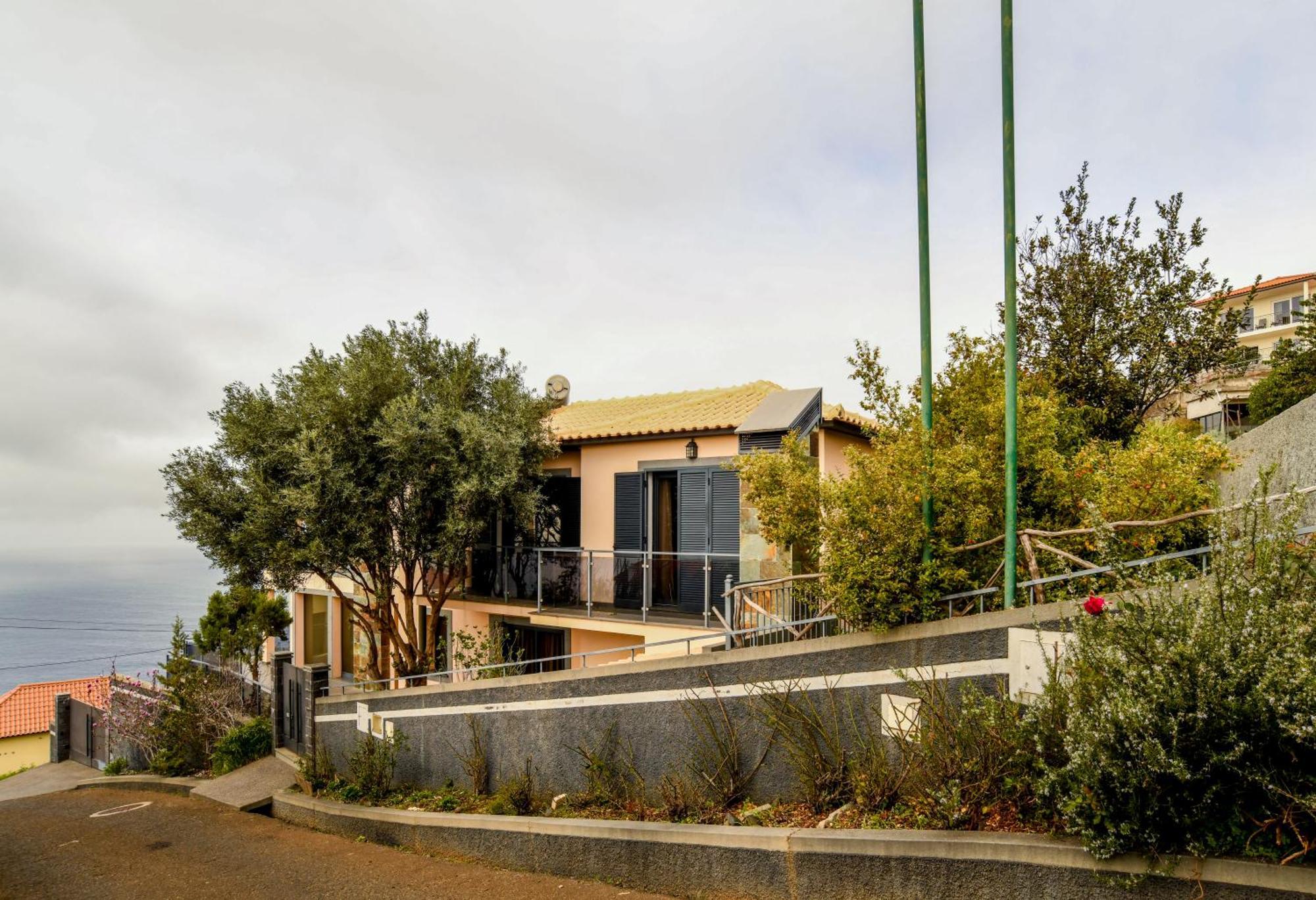 فيلا Bairos House - Coastal Escape ريبيرا برافا المظهر الخارجي الصورة